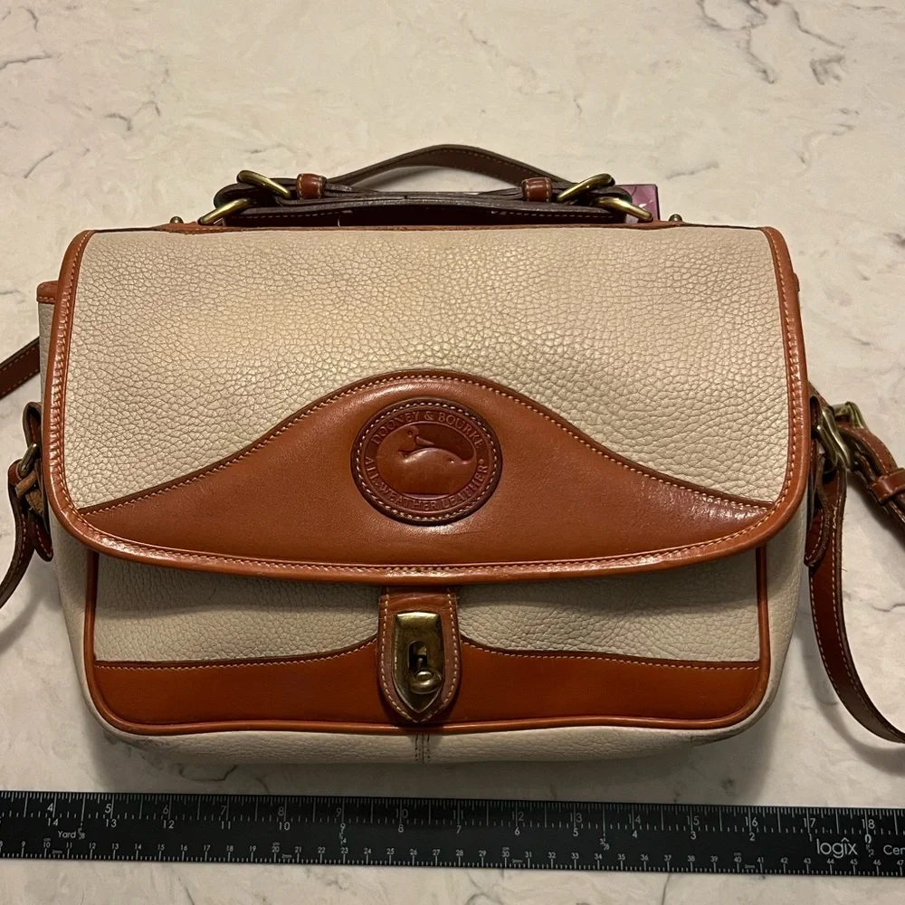Classic Dooney & Bourke Vintage‎ Calico Cream Carrier Shoulder Bag